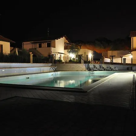Ξενοδοχείο με διαμερίσματα Borgo Valmarina Follonica